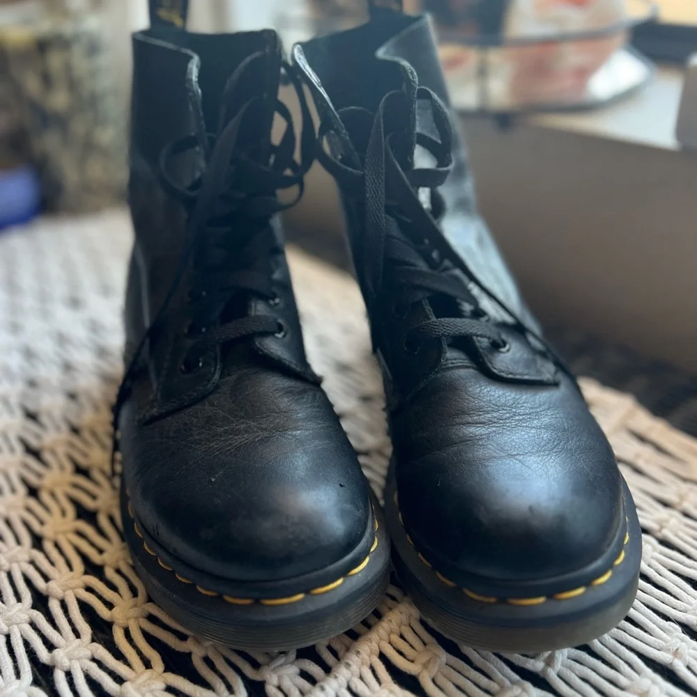 Black 1460 Women’s Pascal Dr. Marten boots - Picture 5 of 10
